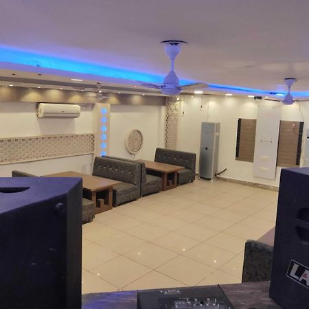 Super Hotel O Vivaan Residency Rohtak Eksteriør billede