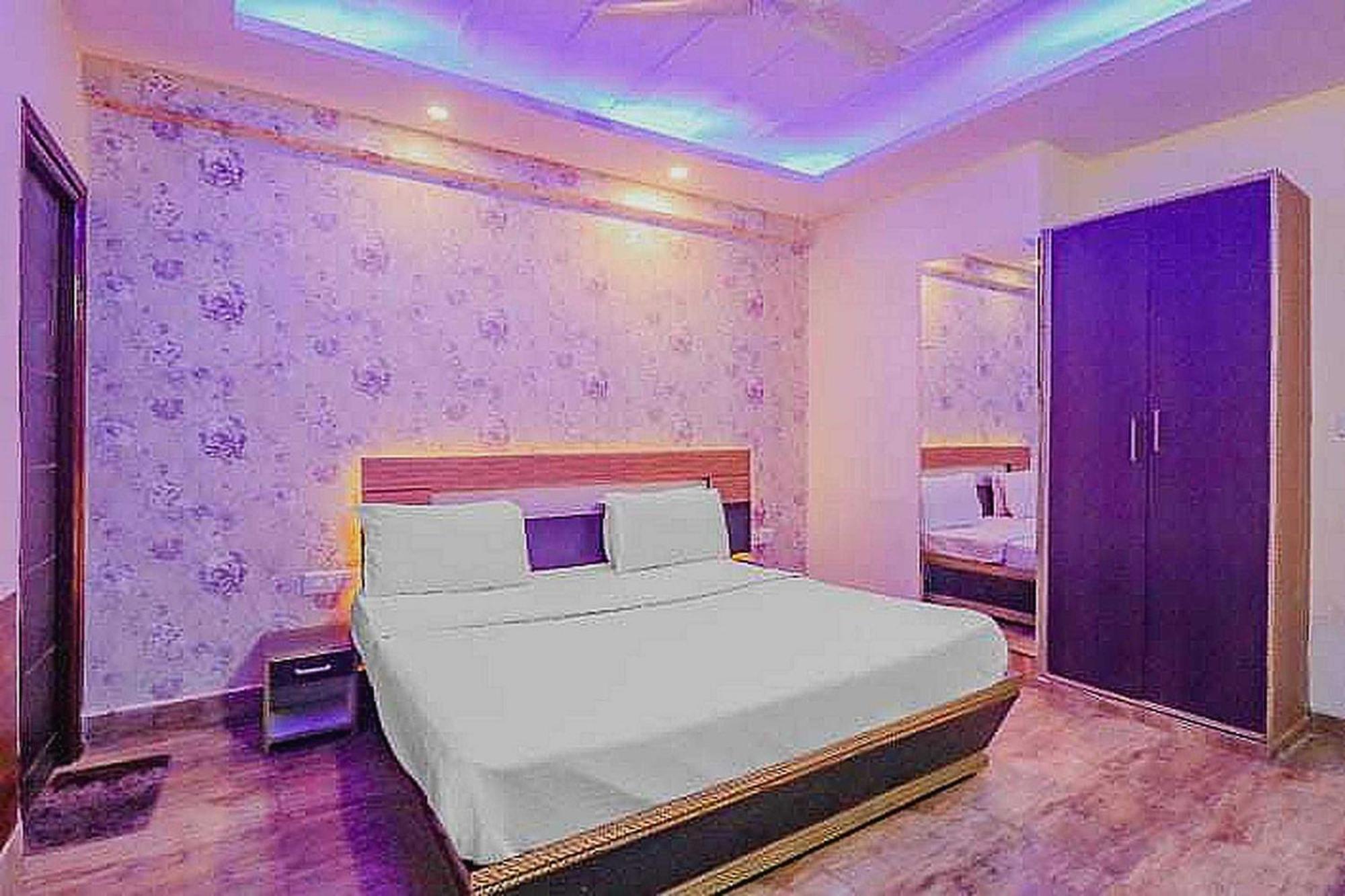 Super Hotel O Vivaan Residency Rohtak Eksteriør billede