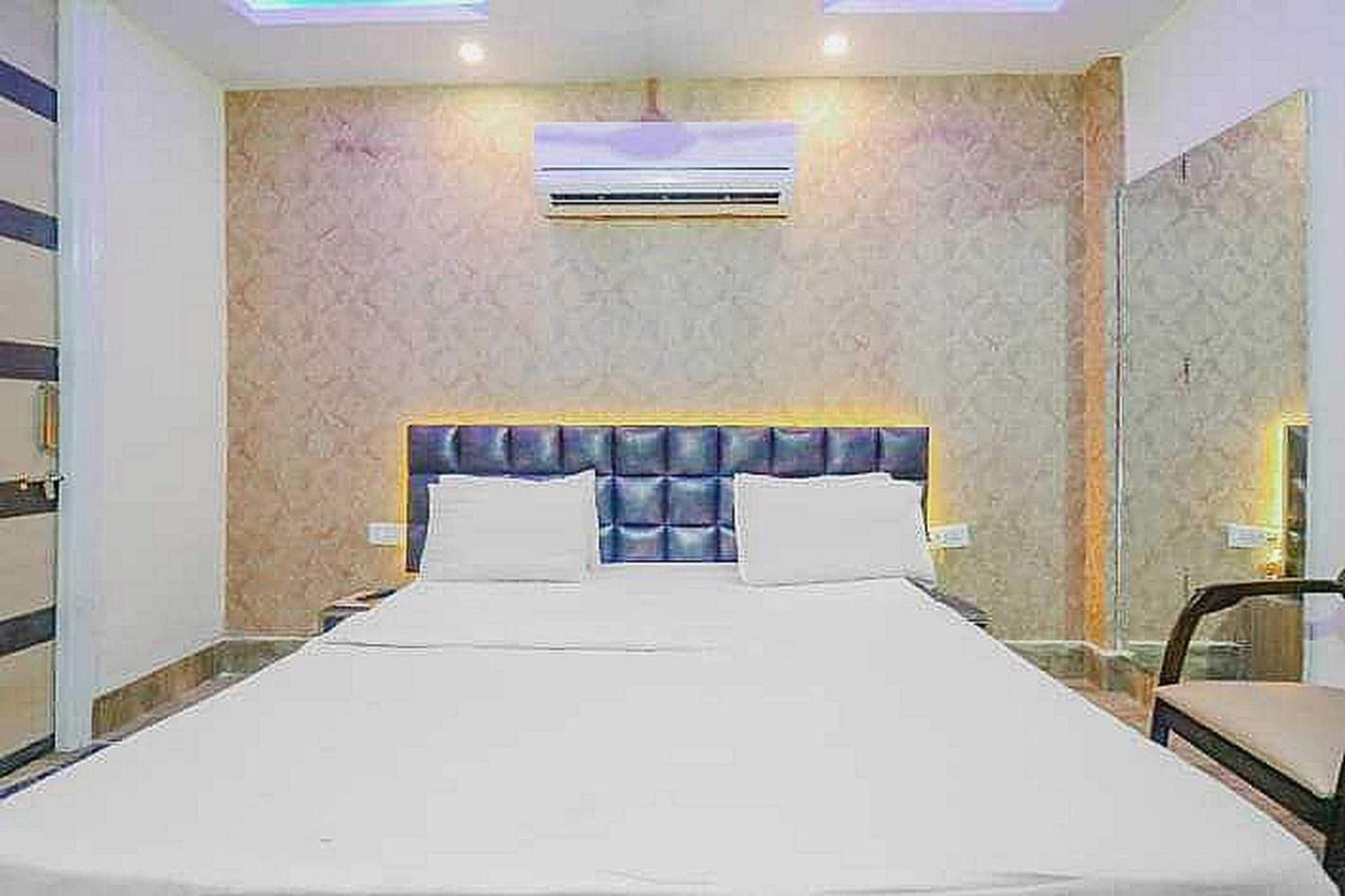 Super Hotel O Vivaan Residency Rohtak Eksteriør billede