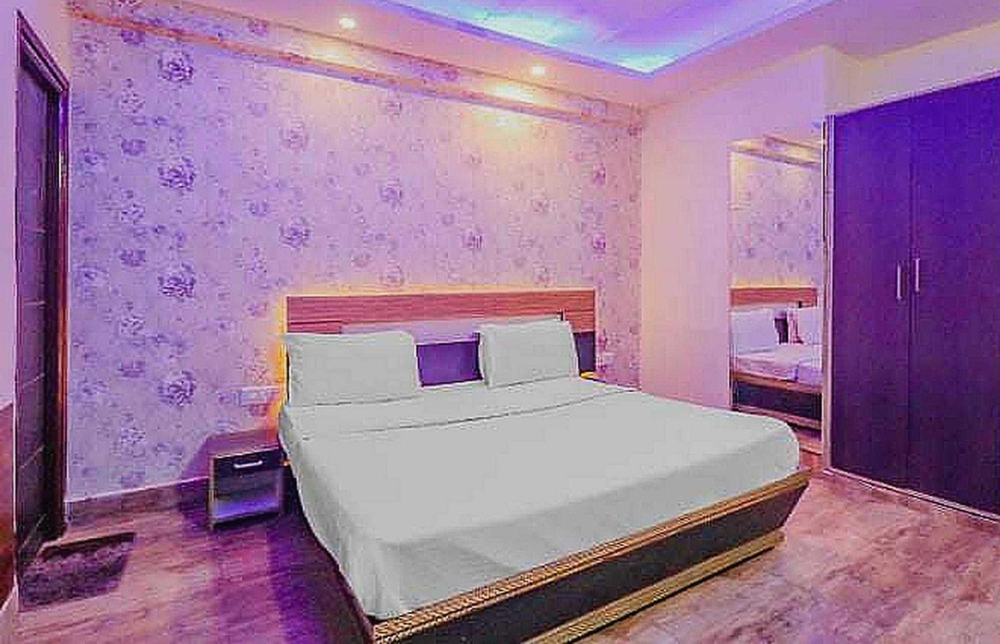 Super Hotel O Vivaan Residency Rohtak Eksteriør billede