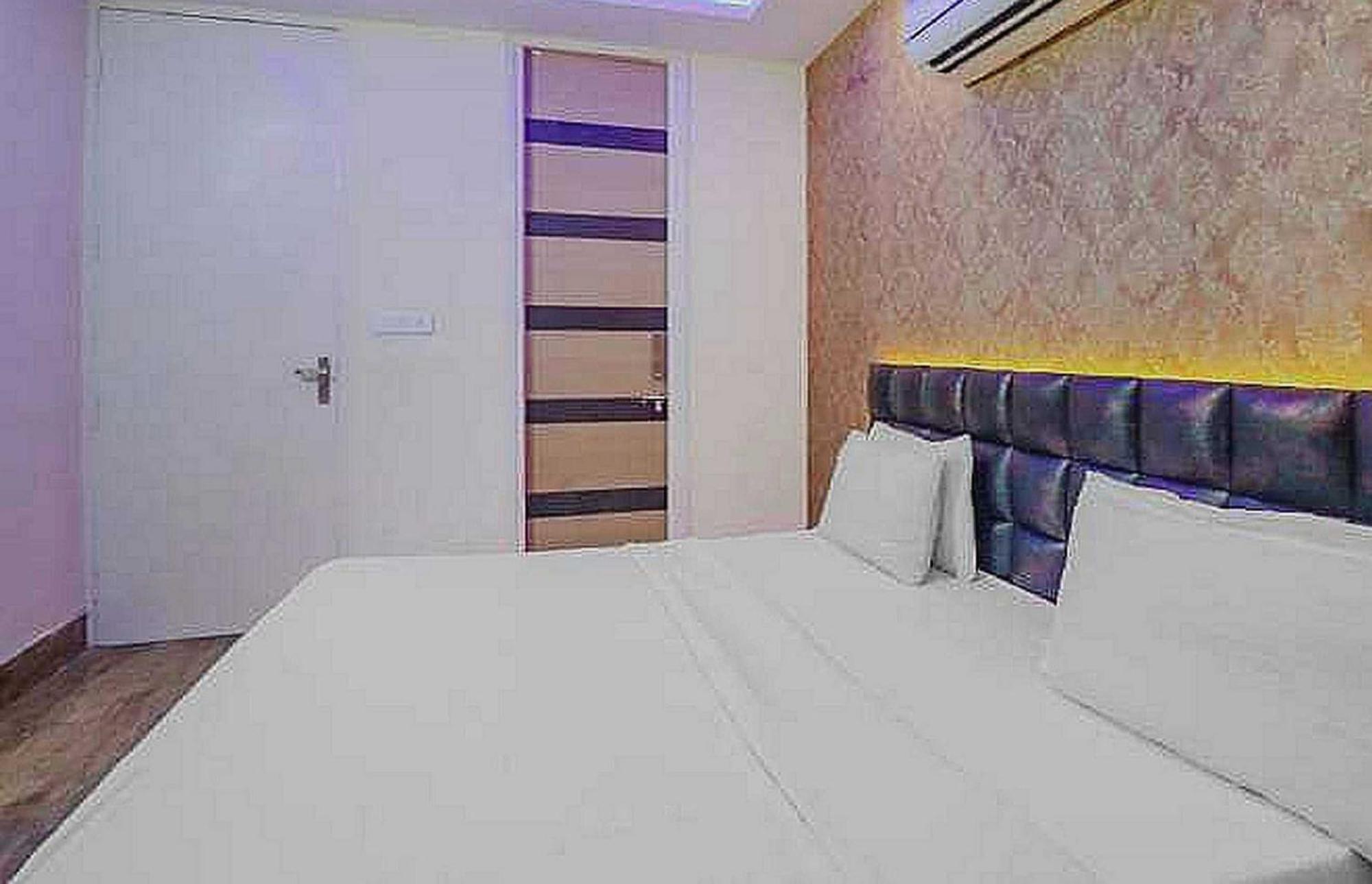 Super Hotel O Vivaan Residency Rohtak Eksteriør billede